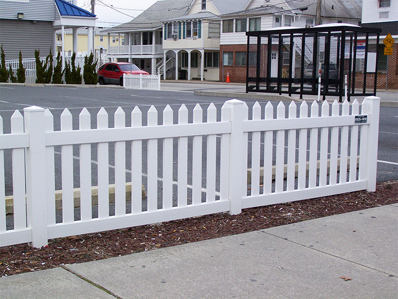 Consider These Types Of Vinyl Fencing For Your Home